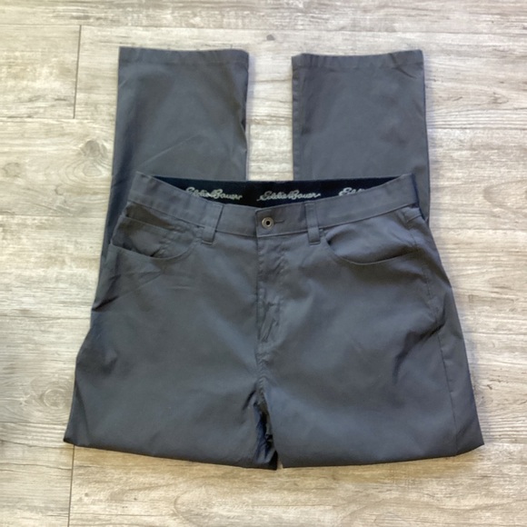 Eddie Bauer Men’s Dark Grey Active Chinos Relaxed Signature Elastic Waistband - Picture 4 of 5